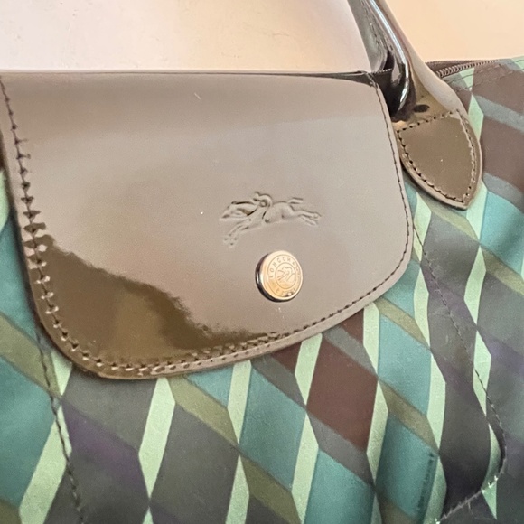 Longchamp Green and Black Tote with Foldable Design - Picture 8 of 14